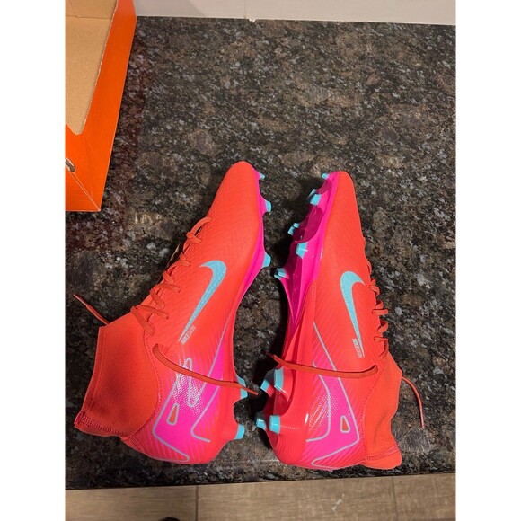 Athletic_Shoes
